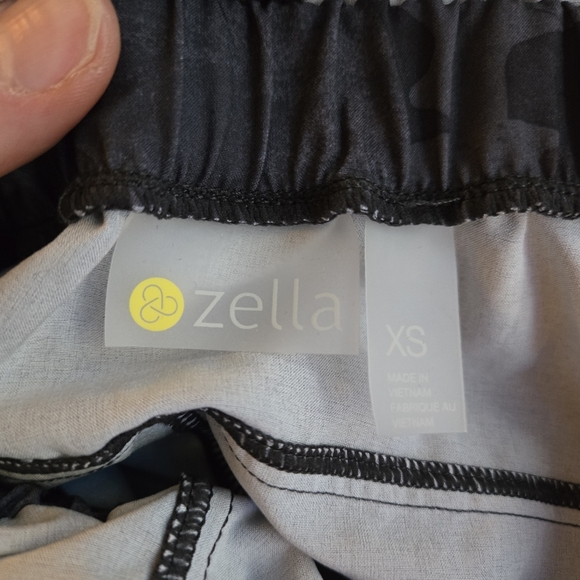 Zella Getaway Blouson Romper XS Grey Depths Say My Name Camo - Picture 9 of 9